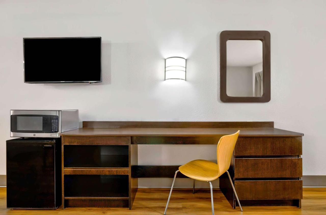 6-plano, Tx - Northeast Hotel