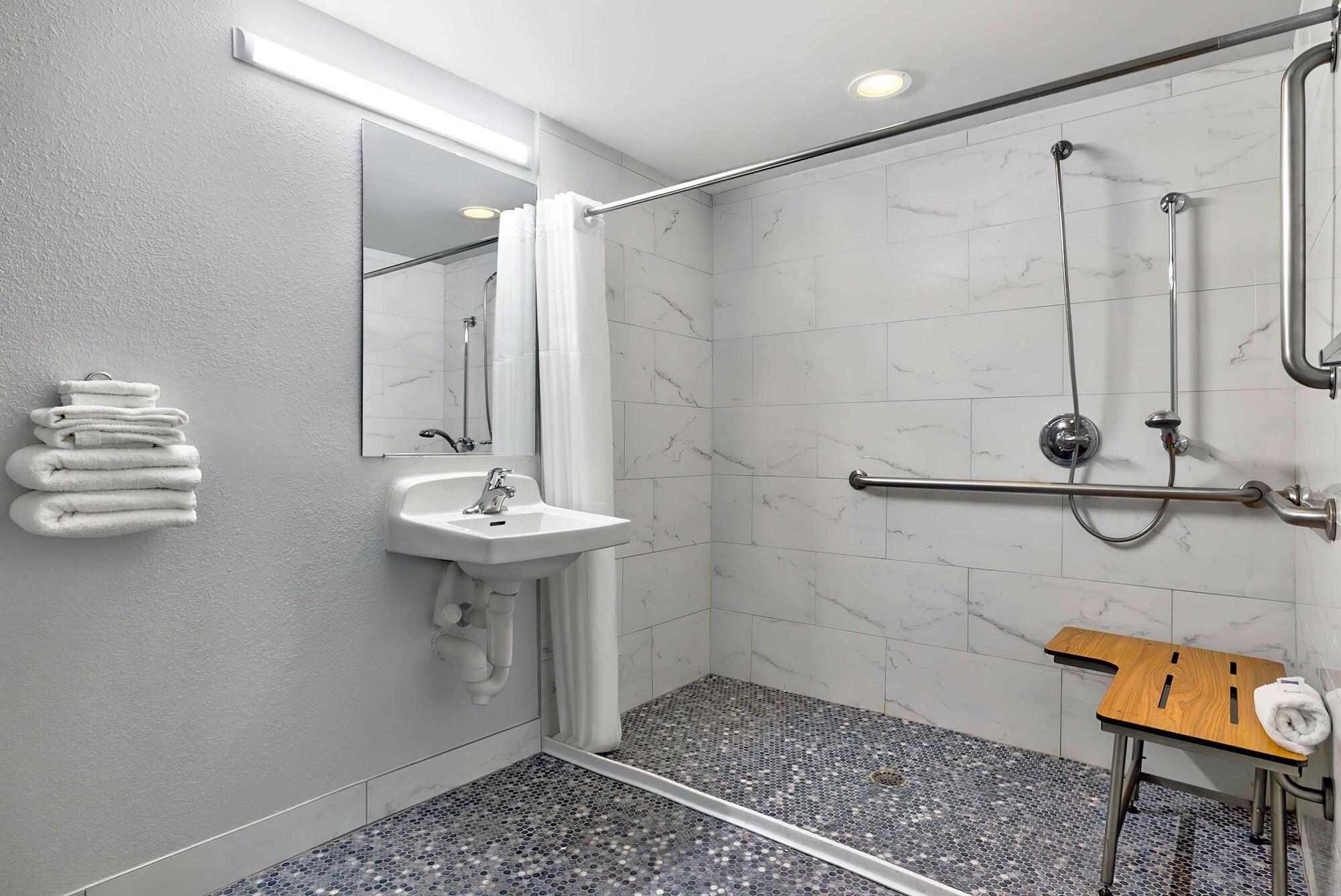 6-plano, Tx - Northeast Hotel